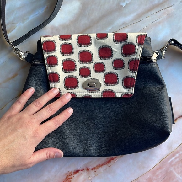 MISSY MAO MAO | Handcrafted vegan leather Jodie shoulder bag in Lashed Dots - Picture 10 of 10